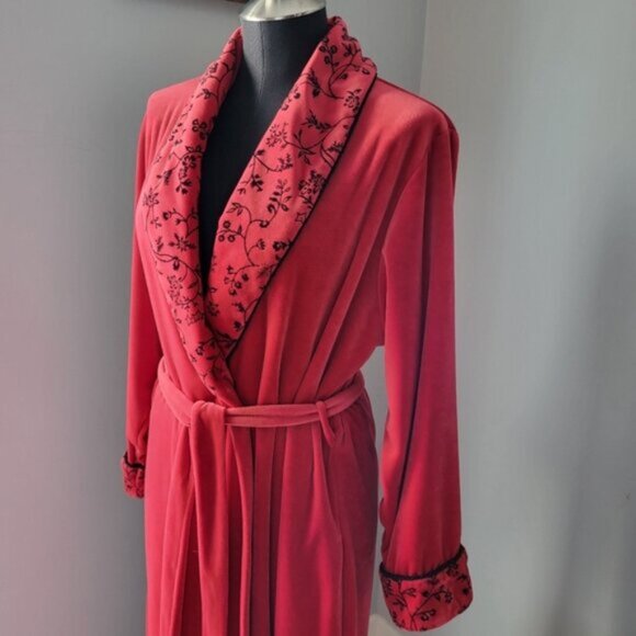 Vintage 90's Velvet Red House coat Size Small - Picture 5 of 16
